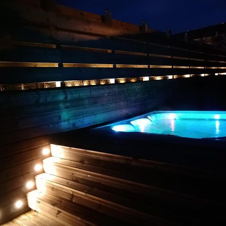 Bed & Breakfast Chateau Les Cedres Bretteville-l'Orgueilleuse エクステリア 写真