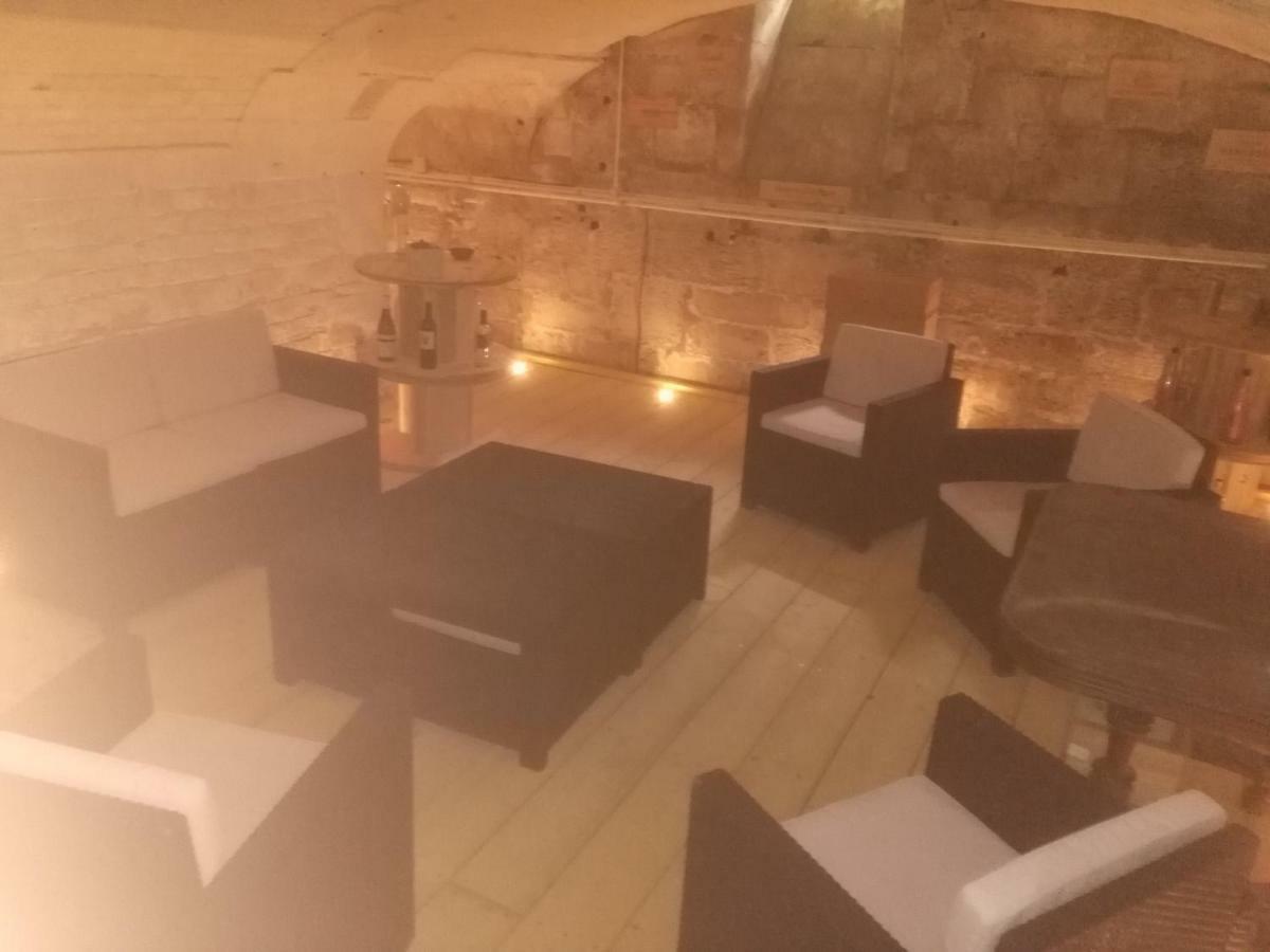 Bed & Breakfast Chateau Les Cedres Bretteville-l'Orgueilleuse エクステリア 写真