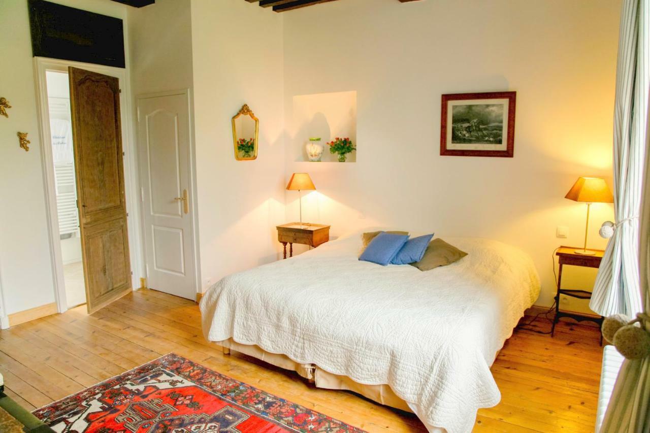 Bed & Breakfast Chateau Les Cedres Bretteville-l'Orgueilleuse エクステリア 写真