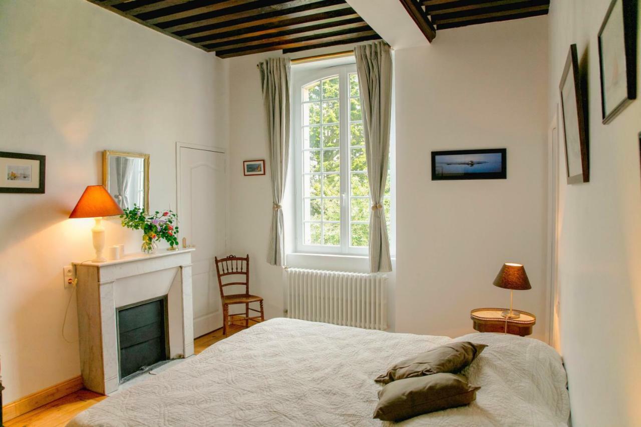 Bed & Breakfast Chateau Les Cedres Bretteville-l'Orgueilleuse エクステリア 写真