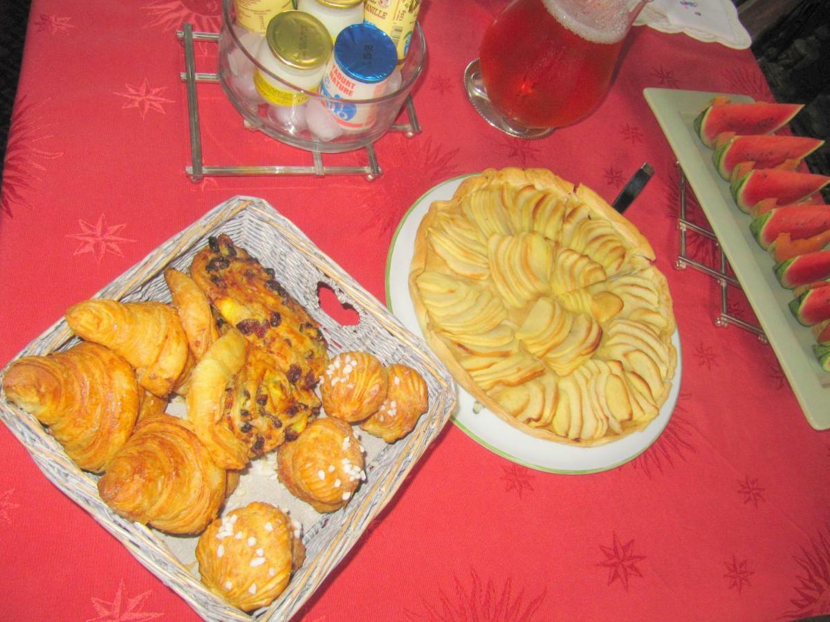 Bed & Breakfast Chateau Les Cedres Bretteville-l'Orgueilleuse エクステリア 写真